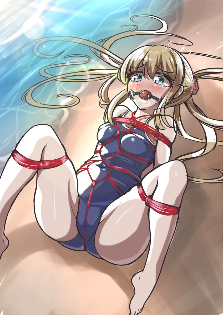 縛られて海辺で放置されてるスク水ちゃんのラフ
どんな状況やねん 