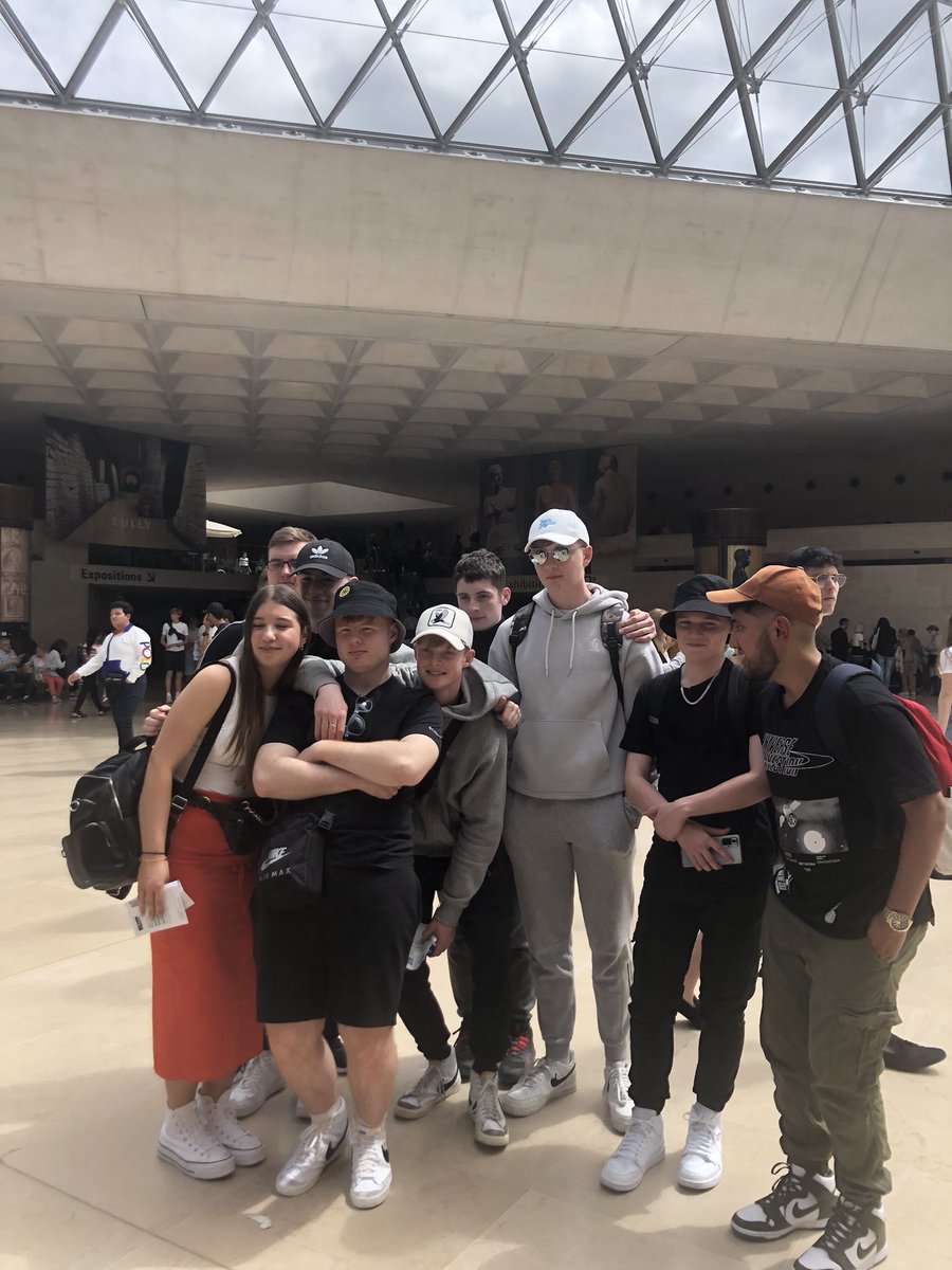 HTeehan's tweet image. Bonjour de Paris 🇫🇷Fifth Years heading to Disneyland Paris 🥳Great day in centre Paris yesterday.@stjosephsrush @N_Quinn90 @CodingDeptSTJ @LouiseNiChon @ciaranreade