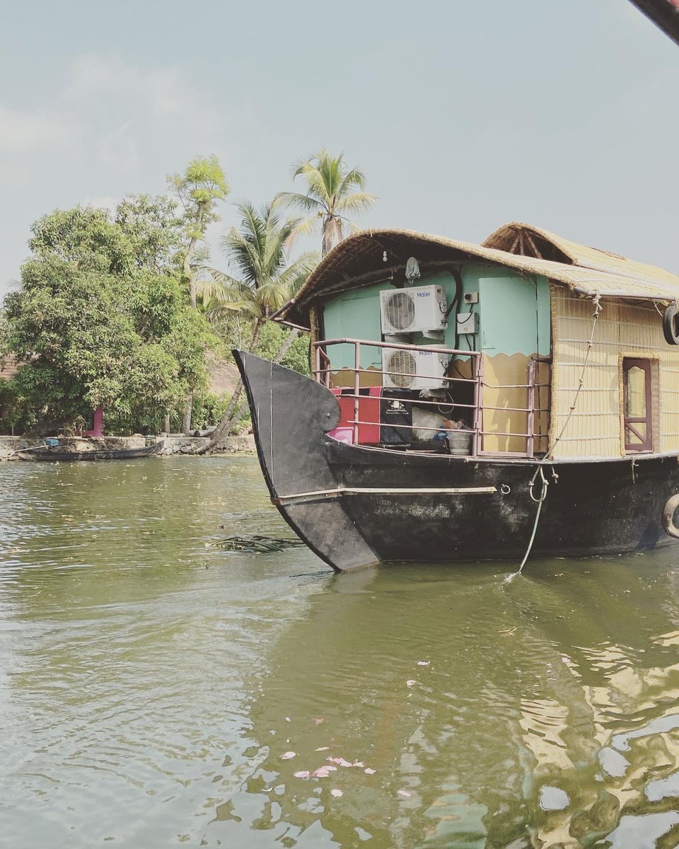 Nithish_Raj_K's tweet photo. 📍trip of Kerala 2022 #azhapuzha #azhapuzhadiaries #azhappytails #nithishrajktravelseries #kerala🌴 #keralatourism #idukki #roadtrip https://t.co/m7sIWmaOJL