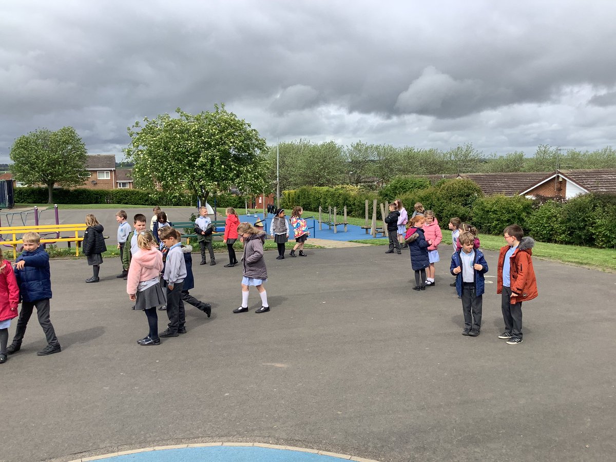 StAgnesY2's tweet image. Some pictures from our computing lesson. We worked in pairs to give instructions and follow instructions just like a computer would. #algortihms #instructions #stagnescomputing