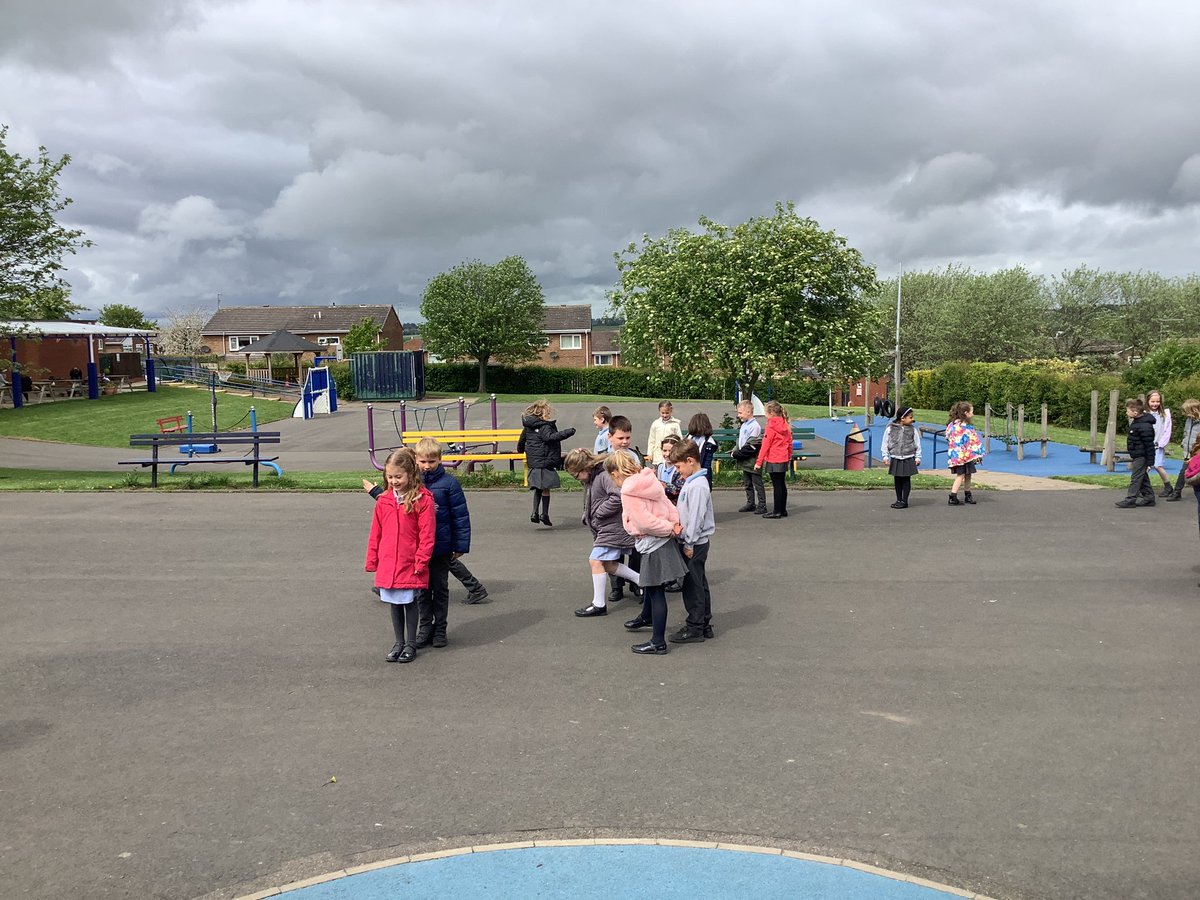 StAgnesY2's tweet image. Some pictures from our computing lesson. We worked in pairs to give instructions and follow instructions just like a computer would. #algortihms #instructions #stagnescomputing