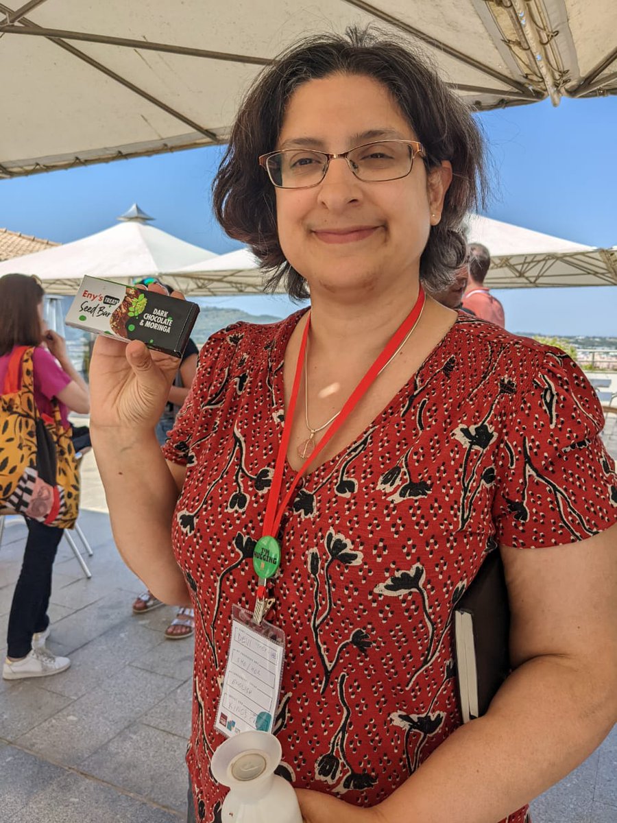 enystreatszw's tweet photo. We are so pleased with the feedback from Impact Hub founders and team members who tasted our bars for the very first time. Thank you @ImpactHubHarare for sharing our treats. #treatyourself #enystotheworld #snackbars #impacthubnetwork https://t.co/AkRwoKY83u