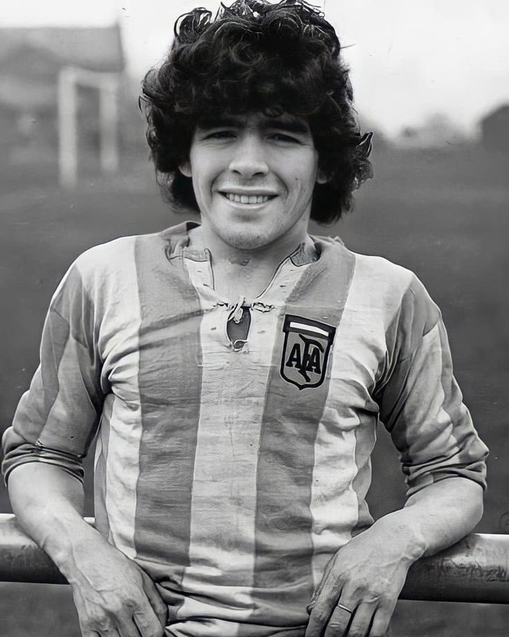 soomovic's tweet photo. - MARADONA 1978 https://t.co/XXyCApBUjP