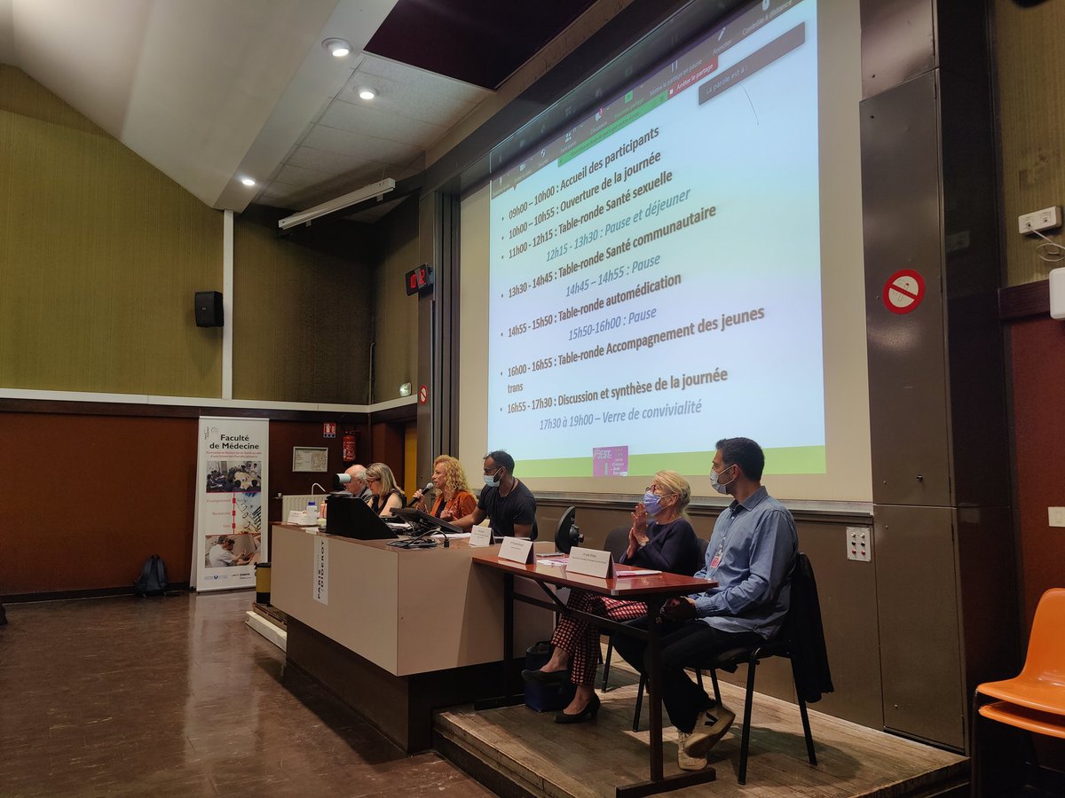 xymediafr's tweet photo. [ THREAD ]
À la faculté de médecine de Bichat commence la Journée d'Échange sur la Santé Trans, coordonnée par @acceptesst et CoreVIH. https://t.co/Zpr7GtyTs5