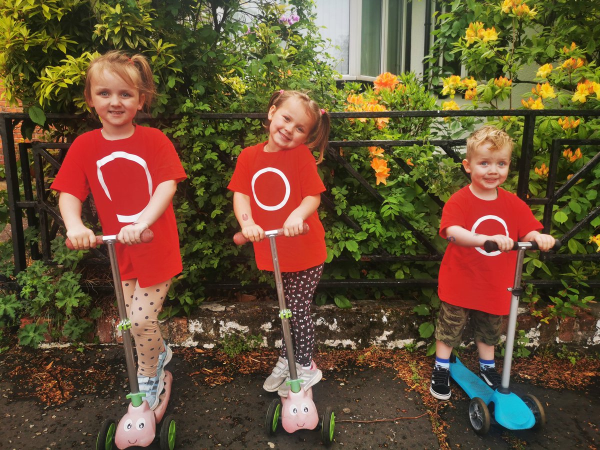 JamesQu35272073's tweet photo. La Dearg ar scoil #achtanois ⭕ https://t.co/8CfuTdrmYQ