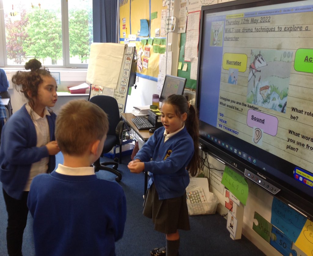 MissMcLeodAPS's tweet photo. @ArdenPrimary Year 2 were using their acting skills in 'Actor, Narrator, Sound'. They were acting a favourite scene from The Disgusting Sandwich. https://t.co/tY29cr7Qar