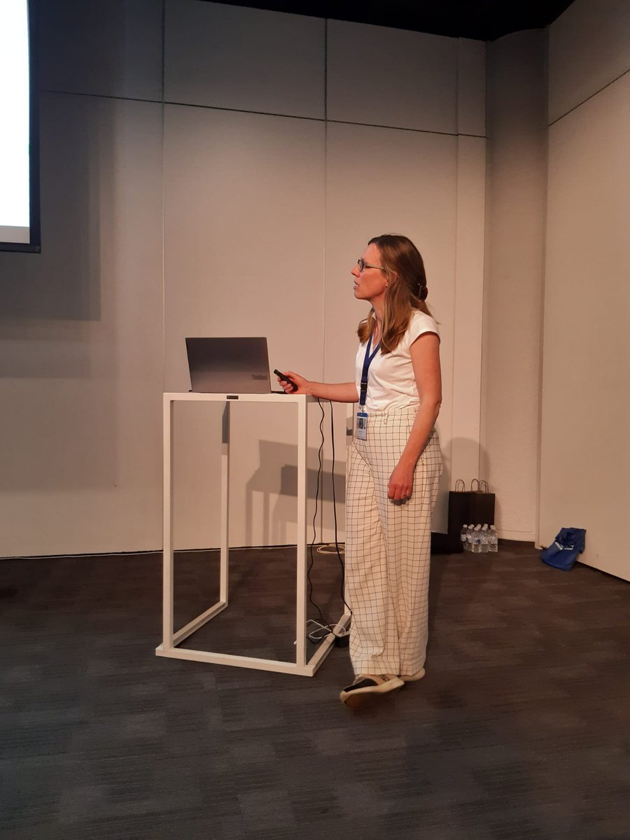 vvsg's tweet photo. VVSG was deze week aanwezig op het @V_ICT_OR #ShoptIT-event! We lichten twee belangrijke projecten voor lokale besturen toe: cyberveilige gemeenten & het vastgoedinformatieplatform. https://t.co/Tmbt1zfktN