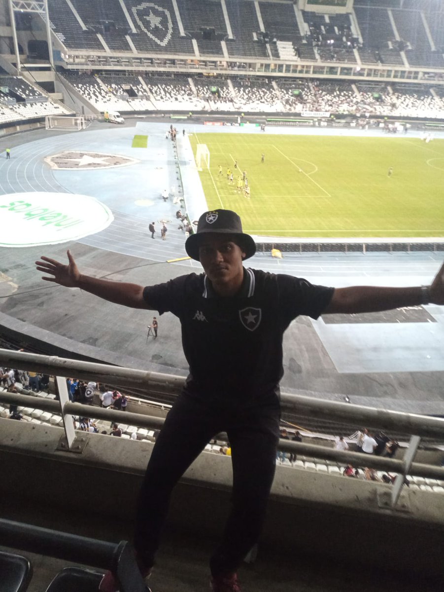 bfr_mbappe_chm's tweet photo. Sempre bom estar em casa!!!🖤🤍 https://t.co/cDk9uGU77v