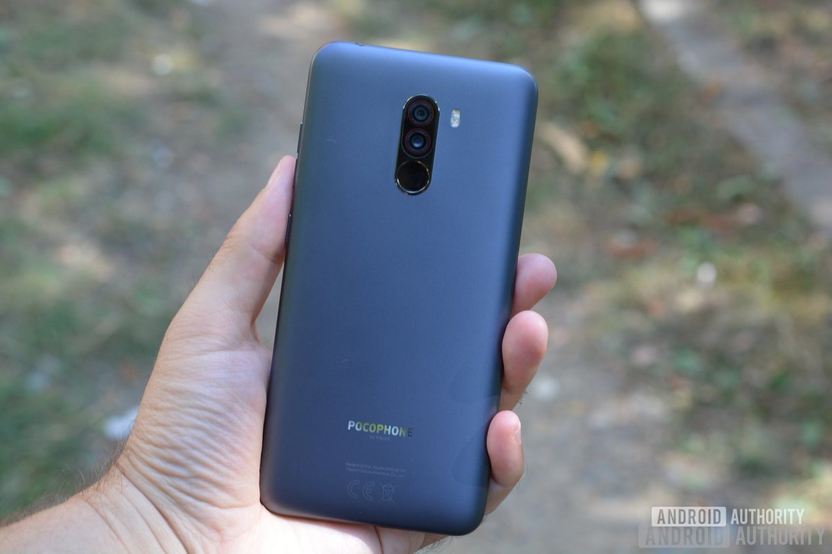 OverclockedThe's tweet photo. No smartphone will ever take the place of 

Poco F1 because of Price to perfomance ratio
iPhone X because of the revolutionary design
Samsung S8 because of how gorgeous it was

...these phones were LEGENDARY https://t.co/KwJy2Wb3WU