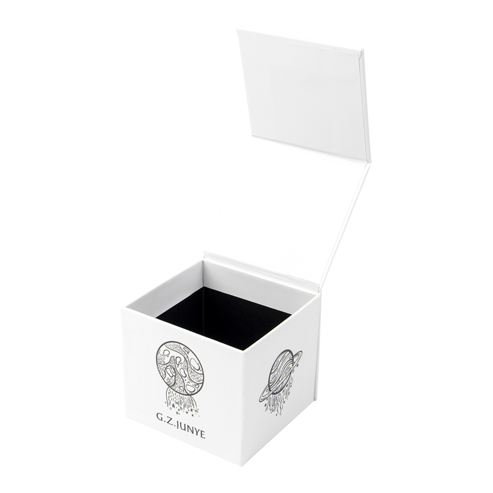 JunyeTracy's tweet image. Today share: nice watch magnetic box. 
It's made of paper and cardboard, printing the details and logo you need. 
With a soft pillow case insert, can be for different size watch. 
#paperbox #magneticbox #box #packaging #logo #design #custom #new #wholesale #watch #men #women