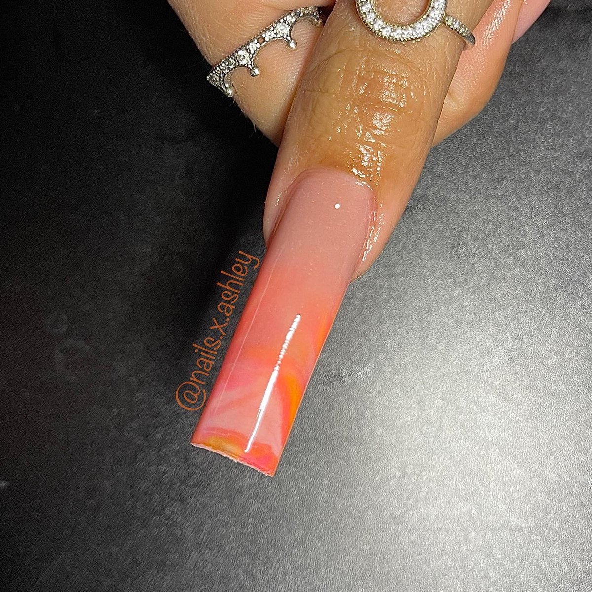 aashley_torres's tweet photo. 🍓🍊 creamsicle vibes🤍 Doing shit like this is so funnnn! https://t.co/urNE19iDID