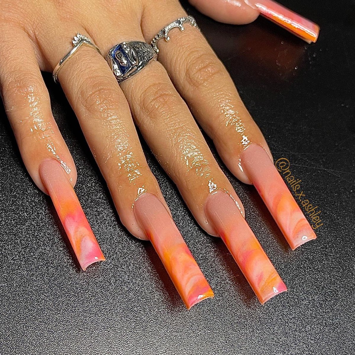 aashley_torres's tweet photo. 🍓🍊 creamsicle vibes🤍 Doing shit like this is so funnnn! https://t.co/urNE19iDID