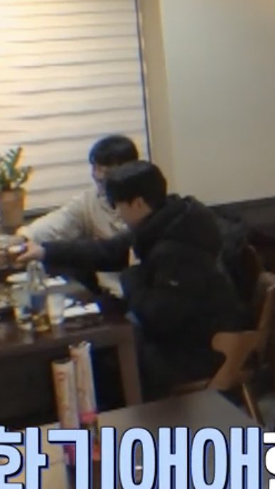rrr93483100's tweet photo. 패딩으로 꽁꽁 싸매진거 ㄱㅇㅇ https://t.co/bznnDip6lm
