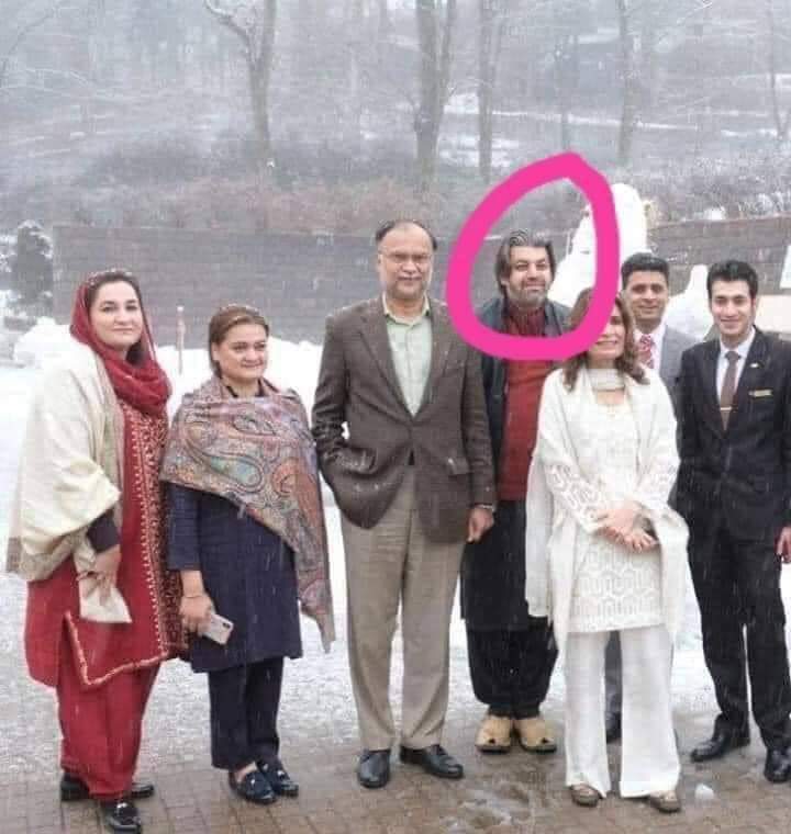 غــــلا مـــــــی کی اسیروں کی یہی خاص ادا ہے😂 دوبارہ سناؤ
@iAkhtarAliKhan <a href="/Jani40209843/">بنتِ حوا</a> <a href="/iFazliGhafoor/">Mufti Fazli Ghafoor</a>