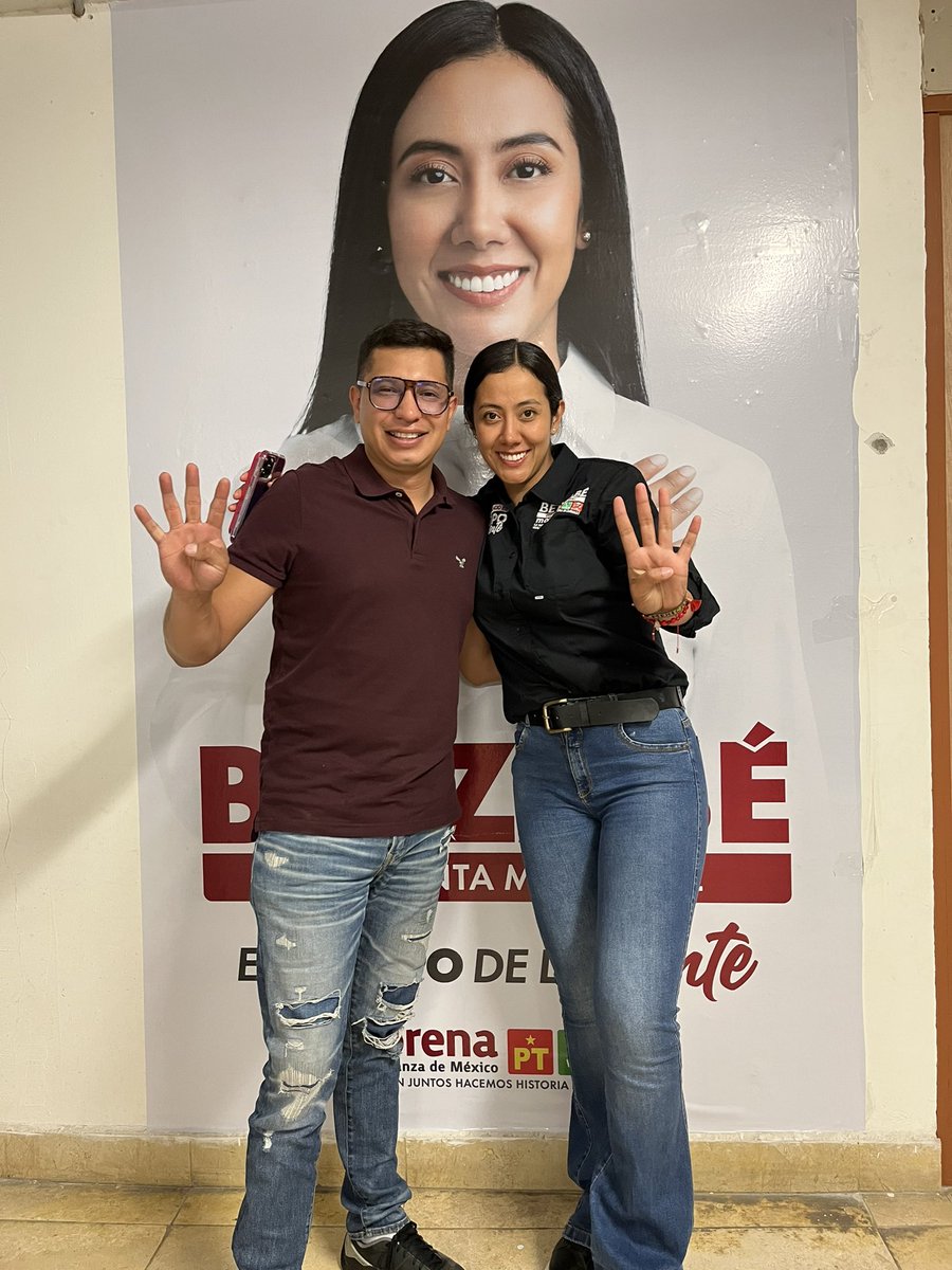 Emmanuel_CDMX's tweet photo. Es un gusto visitar Gómez Palacio y encontrar que por todos lados quieren a @BetzabeMtzA cómo nueva Presidenta Municipal sigan a nuestra candidata. Vamos a ganar Gómez Palacio y Durango con @MarinaVitela_ https://t.co/G9G1lQpxz7