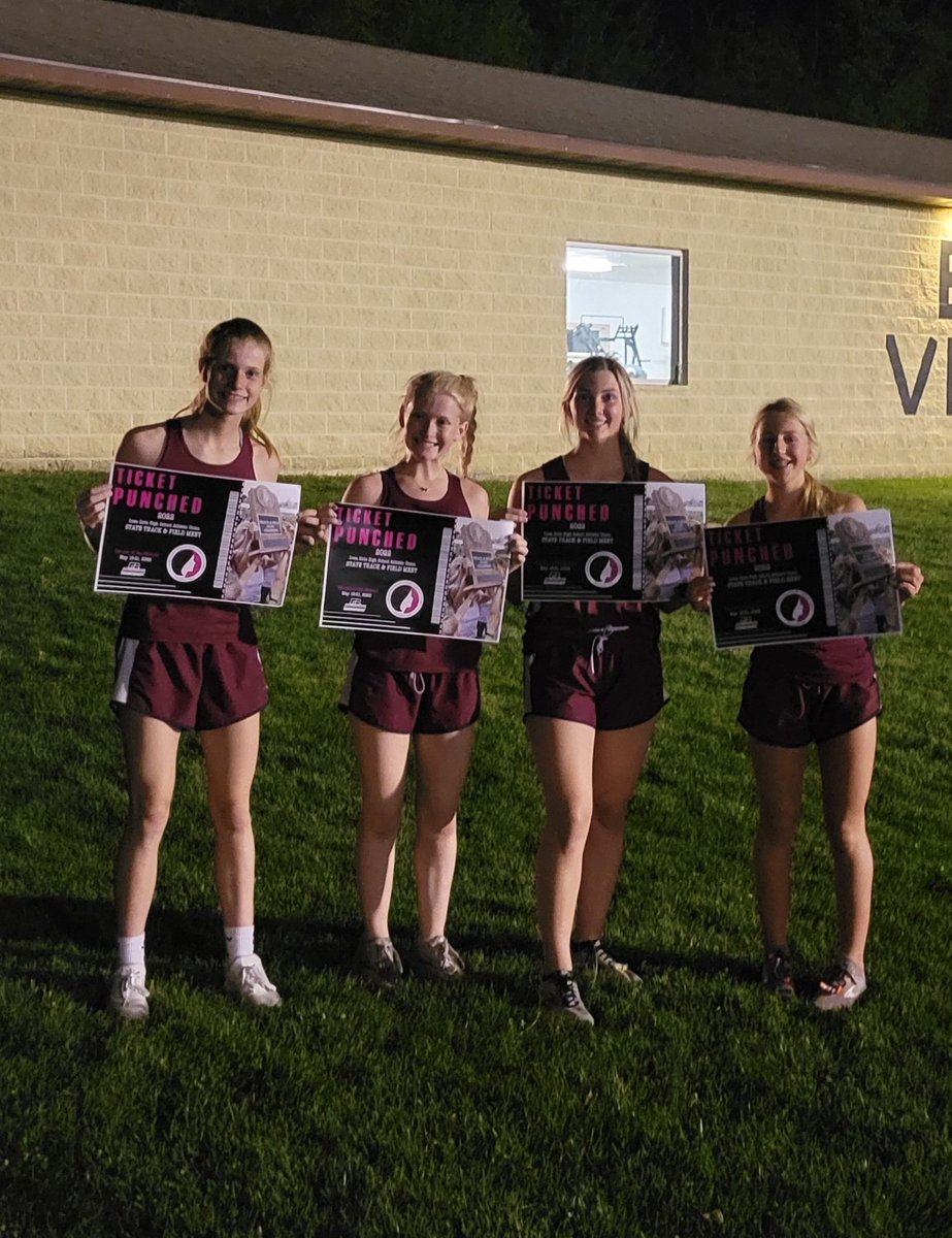 4x800 1st place. <a href="/MeghanMWheatley/">Meghan</a> <a href="/bryncollum/">bryn collum</a> <a href="/k_bridgewater1/">Kenzie Bridgewater</a> Allie Hughenbury #NLTF
#TicketPunched <a href="/IGHSAU/">IGHSAU</a>