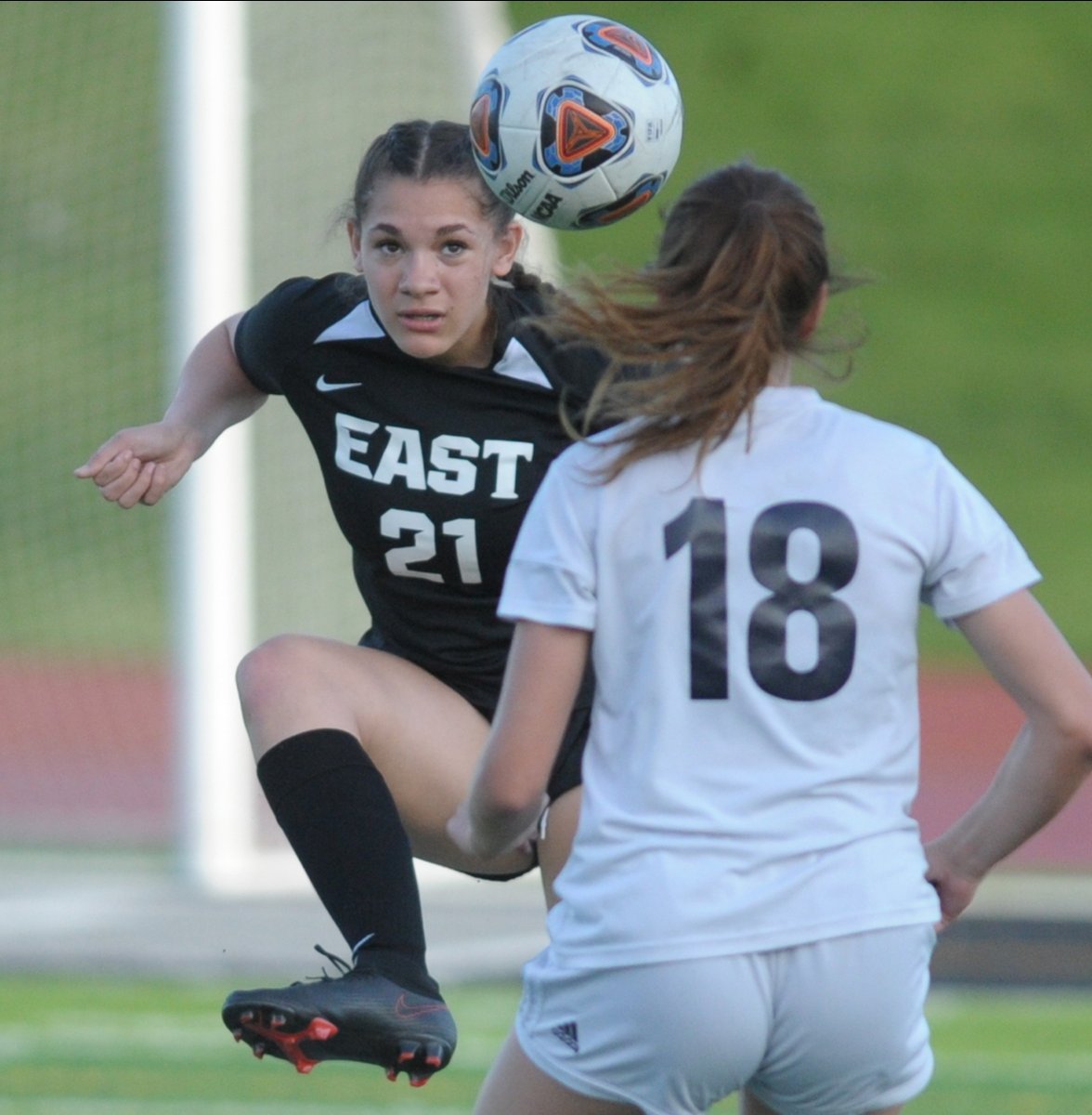 MIPrepZone's tweet photo. GIRLS SOCCER: Photo gallery from the @LakesVC tournament semifinal between @GirlsSle and @slhssoccergirls >> https://t.co/dmsbOWwJwu 

@slhslions @BeEast_Cougars https://t.co/PSCGY7qVpt