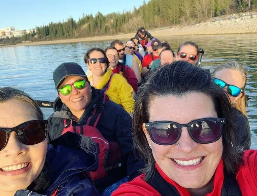 yycDBS's tweet photo. @waverunnersyyc are back with all smiles during a sunset paddle!
#paddlesupyyc #yycdbs #dragonboatcalgary #dragonboatcanada #firstpractice https://t.co/1HJah2OHbn