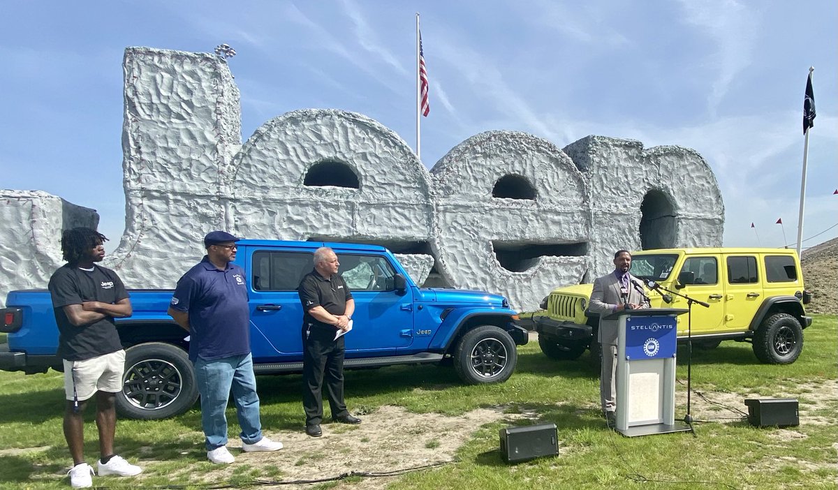 romules_'s tweet photo. Thank you to Jeep for your partnership with internships and summer employment for our high school students.
College & Career Ready- #Mac2020
TPS/ Jeep Wrangler Proud! https://t.co/QL5wYVKlLd