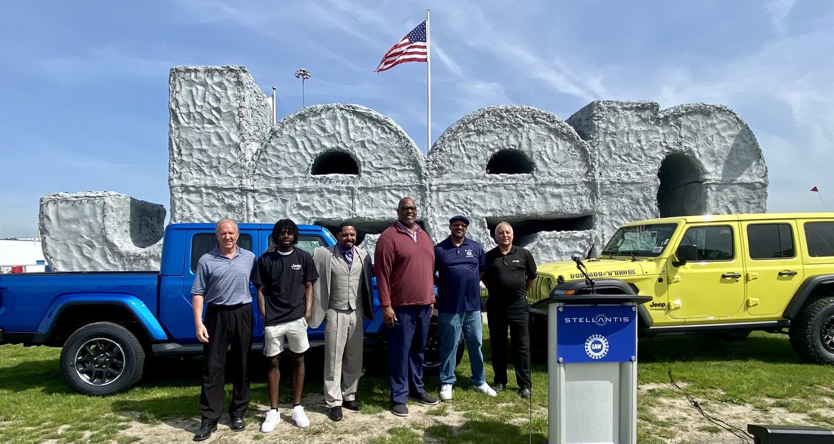 romules_'s tweet photo. Thank you to Jeep for your partnership with internships and summer employment for our high school students.
College & Career Ready- #Mac2020
TPS/ Jeep Wrangler Proud! https://t.co/QL5wYVKlLd