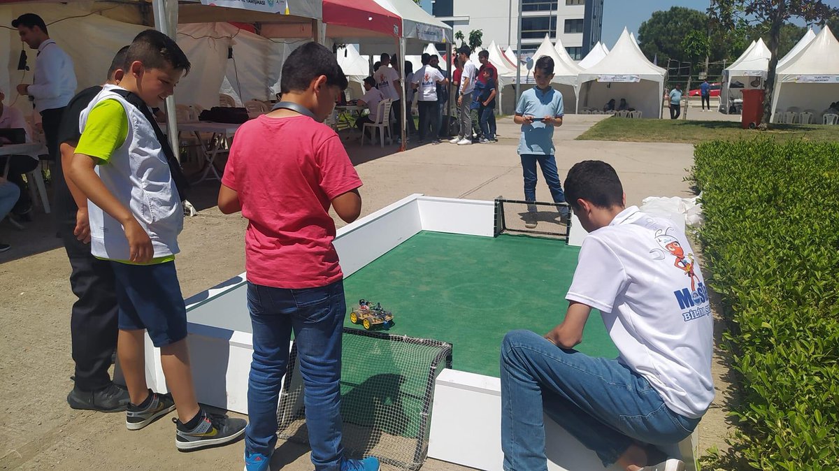 Şehrim Benim Evim Projesi kapsamında öğrencilerimizle Manisa'yı gezdik. Manisa Bilim Şenliği’ni ziyaret ettik.
<a href="/il_mem_45/">Manisa İl Millî Eğitim Müdürlüğü</a> <a href="/SalihliMEM/">Salihli İlçe Milli Eğitim Müdürlüğü</a>