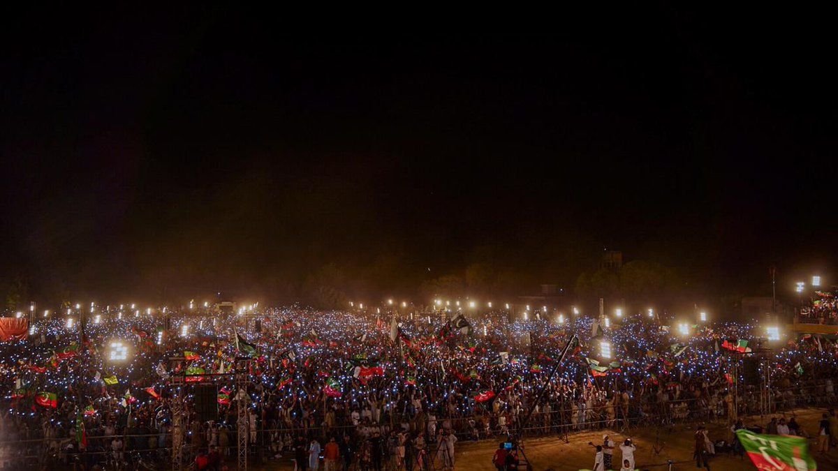 ImranKhanPTI's tweet photo. اٹک کےعوام خصوصاًخواتین+گھرانوں کی بڑی تعداد میں شرکت کیساتھ اسےایک اور ریکارڈ جلسہ بنانےوالےتمام لوگوں کاشکریہ۔یہ جلسہ گاہ اتنےبڑےجمِ غفیرکیلئےنہایت تنگ تھی۔قوم اسلام آبادکےحقیقی آزادی مارچ کیلئےتیارہورہی ہے،ماشاءاللہ
#AttockJalsa #امپورٹڈ__حکومت__نامنظور https://t.co/Dc8Q603p7c
