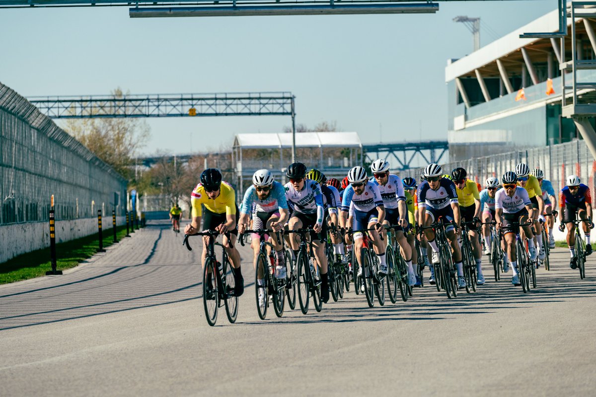 we got a bike race! finally! #cyclingphotos #Montreal #cycling