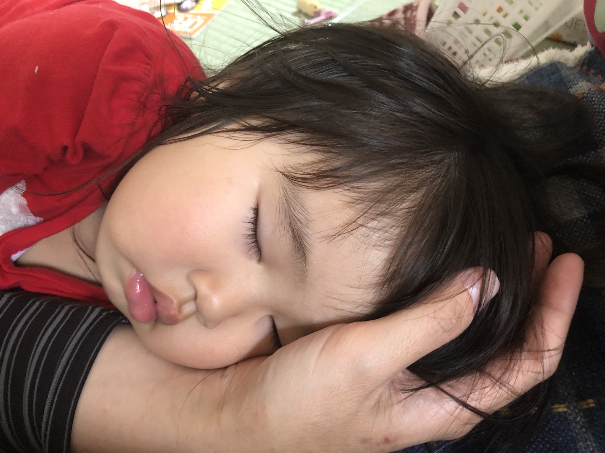 紗菜 Sana 子供の寝顔はかわいいなぁってつくづく思う いじりたくなるけど 起きると大変なので 我慢我慢 笑 T Co Ky4y4diybh Twitter