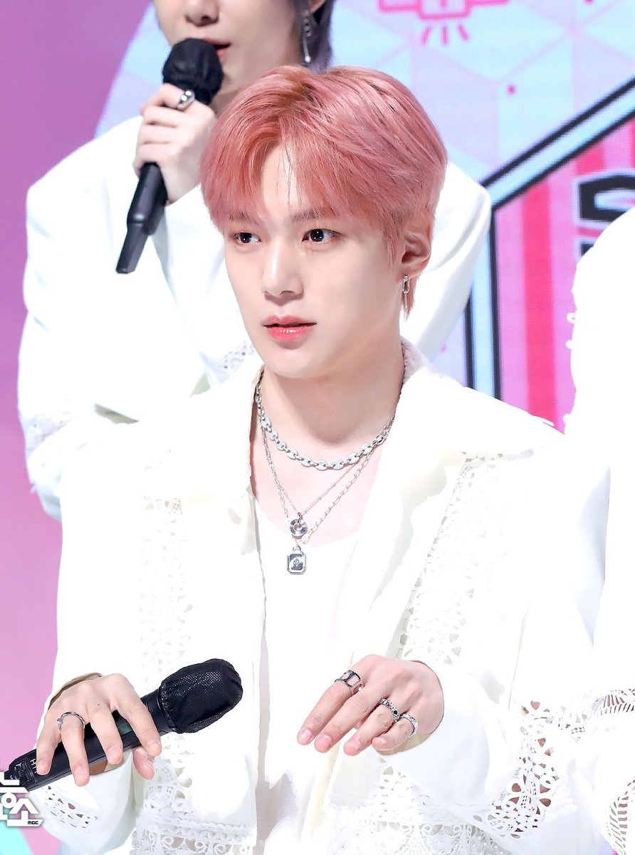 LeeMinhyukBr's tweet photo. 📷FOTO • 13.05.22

Minhyuk nas fotos dos bastidores da MBC. 

🔗https://t.co/M6gyirl5xJ

#MINHYUK #민혁 #ミニョク
#MONSTAX #몬스타엑스 
@OfficialMonstaX
~🦊 https://t.co/MdQvZcX1CT