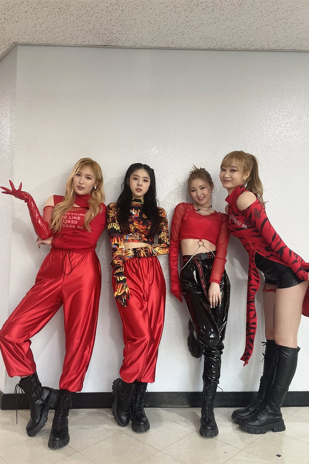 FSnKXjVagAILGVS?format=jpg&name=large