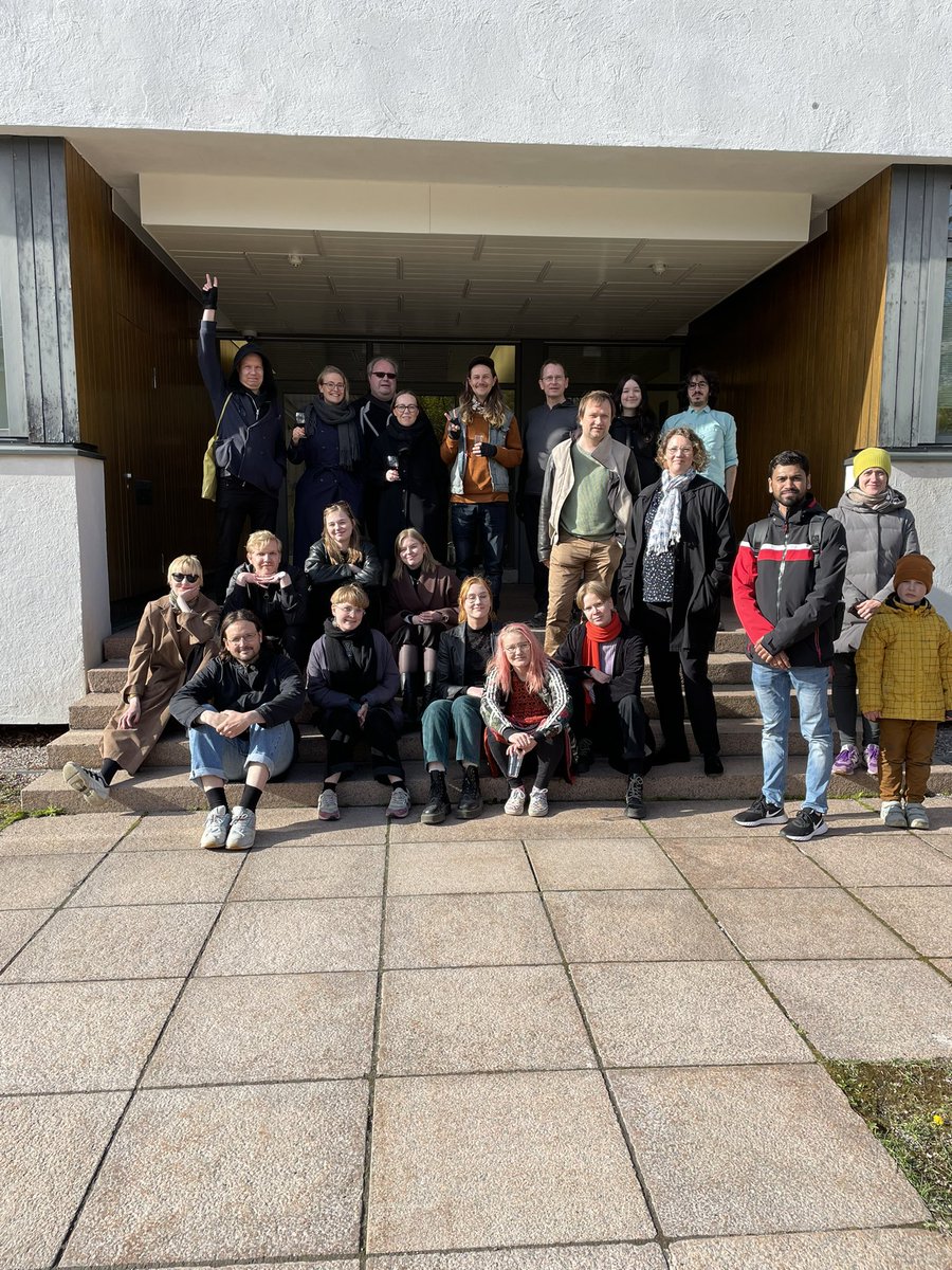 Helsinki Sociology (@helsociology) on Twitter photo HY Sosiologia riemuitsee petankkiturnausperinteen paluusta! Henkilökunta ja opiskelijat ottivat jälleen mittaa toisistaan. Ystävyys ja yhteistyö vallitsevat tiukan ottelun jälkeen - opiskelijat joutuivat taipumaan, ensi vuonna uusi yritys! <a href="/SocSciHelsinki/">Faculty of Social Sciences, HelsinkiUni</a> #kontaktiry #sosiologia HY Sosiologia riemuitsee petankkiturnausperinteen paluusta! Henkilökunta ja opiskelijat ottivat jälleen mittaa toisistaan. Ystävyys ja yhteistyö vallitsevat tiukan ottelun jälkeen - opiskelijat joutuivat taipumaan, ensi vuonna uusi yritys! <a href="/SocSciHelsinki/">Faculty of Social Sciences, HelsinkiUni</a> #kontaktiry #sosiologia