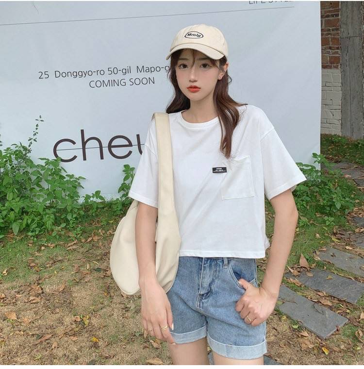 bellybaam's tweet photo. เสื้อครอปทรงโอเวอร์ไซส์มีกระเป๋าตรงอกใส่ชิลๆสบายๆ
ขนาด : ไหล่46  
อก96   
เสื้อยาว43 
แขนยาว 14 
(หน่วยเป็นcm)
สี : ขาว
140.-
เมนชั่นได้เลยยย⬇️ https://t.co/MCP3tDVwEn