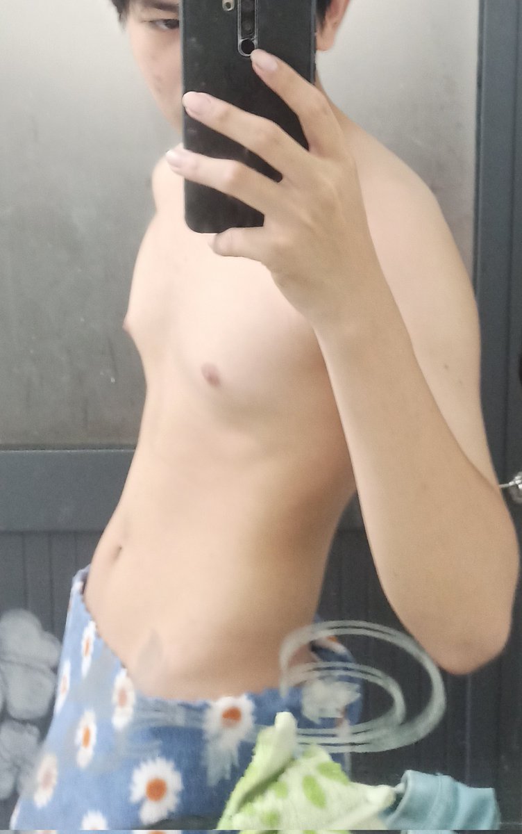 TrngDy2's tweet photo. :))) nhiều khi nhìn lại thân xác này ôi chúa mẹ ơi phò dị https://t.co/OiOSthk1Hj