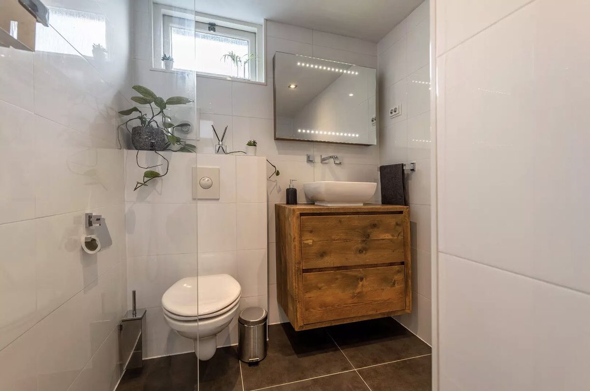 harmdieterman's tweet photo. Mijn fijne woning staat #tekoop 🏡 delen is lief ❤️

📍 Plaats: #Tiel

🏠 Soort woning: #Tussenwoning 

💰  Prijs: € 269.500,-

Slaapkamers: 2 slaapkamers

Vierkante meters: 136m2

Bij interesse bellen naar 📞 0344-626060

Prachtig huis op #Funda 

https://t.co/4C8Pr9RrGl https://t.co/1taKtedc5k
