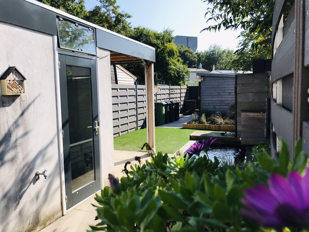 harmdieterman's tweet photo. Mijn fijne woning staat #tekoop 🏡 delen is lief ❤️

📍 Plaats: #Tiel

🏠 Soort woning: #Tussenwoning 

💰  Prijs: € 269.500,-

Slaapkamers: 2 slaapkamers

Vierkante meters: 136m2

Bij interesse bellen naar 📞 0344-626060

Prachtig huis op #Funda 

https://t.co/4C8Pr9RrGl https://t.co/1taKtedc5k