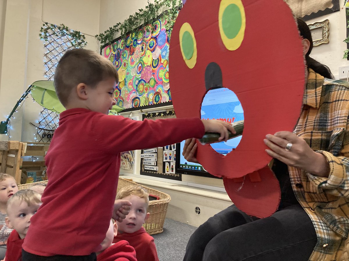 BubsyTownhill's tweet photo. Feeding The Hungry Caterpillar! Nursery have loved this week and the learning has taken us so many places! From food sorting to growth mindset talking 🤩 #tcs4purposes #tcsnursery #tcsllc #tcshw https://t.co/tLpA6zdGTN