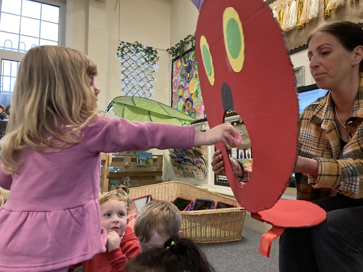 BubsyTownhill's tweet photo. Feeding The Hungry Caterpillar! Nursery have loved this week and the learning has taken us so many places! From food sorting to growth mindset talking 🤩 #tcs4purposes #tcsnursery #tcsllc #tcshw https://t.co/tLpA6zdGTN