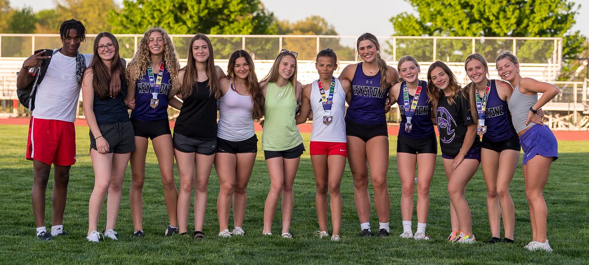 More shots at the end of the day. <a href="/mckennasolk/">mckenna💫</a> <a href="/melaniesolk/">Melanie</a> <a href="/brookelehmkuhl8/">brooke</a> <a href="/mjlehmkuhl/">morgan lehmkuhl</a> @j_forthofer22 <a href="/FloydAriannah/">Ariannah Floyd</a> <a href="/graceehagerman/">grace hagerman</a>