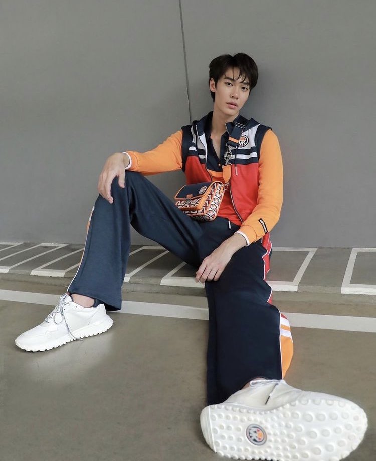Dewjsu_club's tweet photo. IG @dew_jsu Update 

โดนความหล่อปะทะทุกวันน
🎾🏸🏑⛳️🛹

#MKxellesse #Doubles 
#dew_jsu https://t.co/U5QxMeflUQ