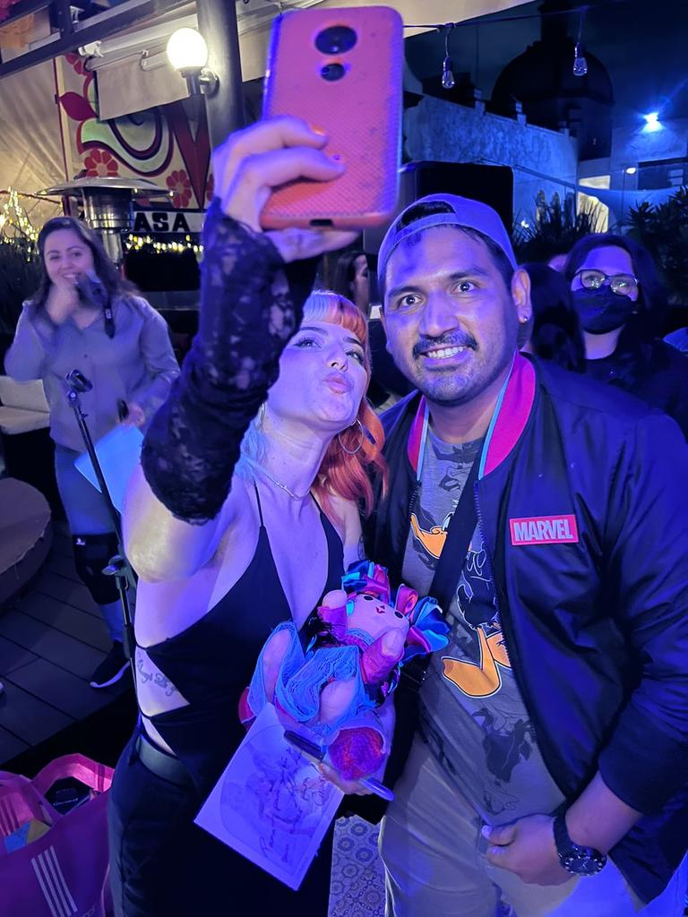 H1ram89's tweet photo. Antes que termine este día, quiero decir que no voy a poder superar este día ❤️
#AlbaRecheEnMexico
#AlbaShowcaseMX https://t.co/OWYajrGoGv