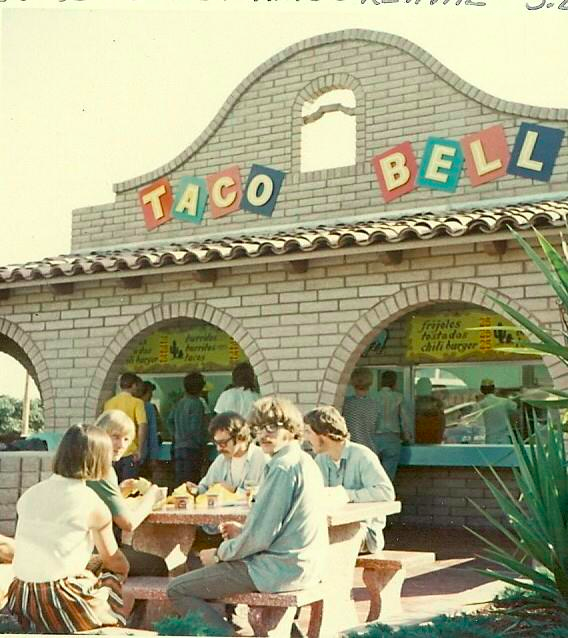 crockpics's tweet photo. Creedence Clearwater Revival eating at Taco Bell in San Luis Obispo, CA, 1968. https://t.co/ExNaBqOCWX