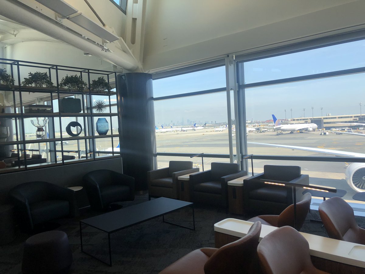 Today we celebrated 🎉the addition of an incredible brand new club in EWR! Gorgeous interior with amazing views of Manhattan! Can’t wait for our customers to enjoy it! Big 🙏to our teams! @natelopp @Tobyatunited @rodney20148 @JanetLamkin @janetburnett69 @Aaron_McMillan