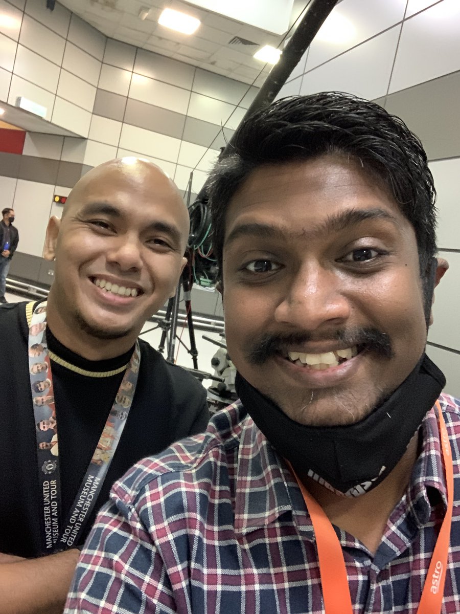 MFTSenathiraj's tweet photo. When you meet that #LEJEN @nafisnba @ Abg #Botak - The Infamous n One and Only! Jom la @karamikamel kita gi ngeteh nanti.. 🤣💪🏽🔥😜 https://t.co/CZlivSz0er