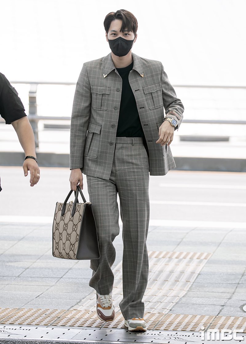 Nike45304601's tweet photo. GUCCI BOY URI KAI GANTENG + MAHAL
#KPOPFLEX #KAI #weareoneEXO https://t.co/A5yE2j89fr