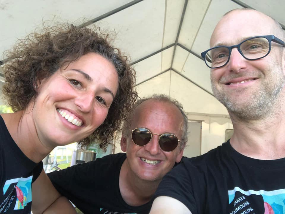 LangenDe's tweet photo. #festivalvrijwilligers gezocht voor zomerfestival Willem vd Bergh #noordwijk #katwijk @sHeerenLoo 22-26 juni; kermis, muziekband, entertainment etc. Ben jij erbij samen met Karen, Henk en Thomas? #vrijwilligerswerk 2,5 uur inzet, dubbel plezier voor zowel jou als onze cliënten! https://t.co/xSGDZ8tQSK
