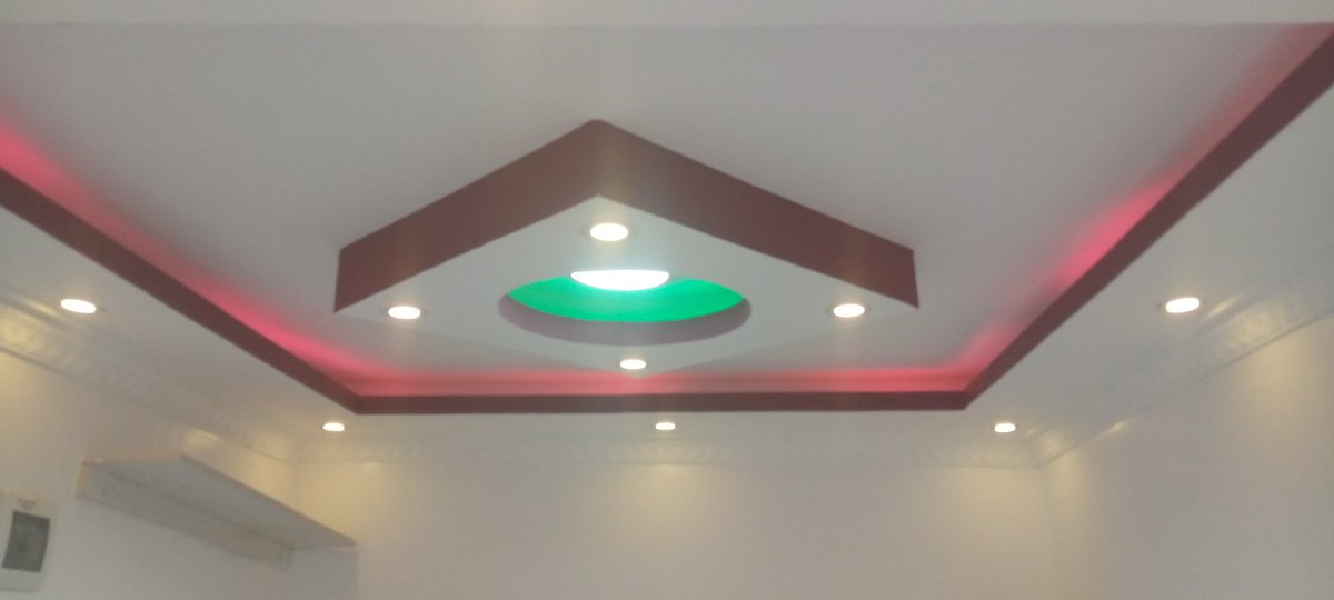 Cornage25c's tweet photo. Before and after done perfectly.
Small shop that's has been revamped to customers satisfaction from ceilling,walls,floor and shelves call/whatsapp 0714976614 President Kenyatta Waiguru DM or Whatsapp #interiordesign #interiordesignmasters #Construction #constructingtheother https://t.co/rRLRl6jLgE