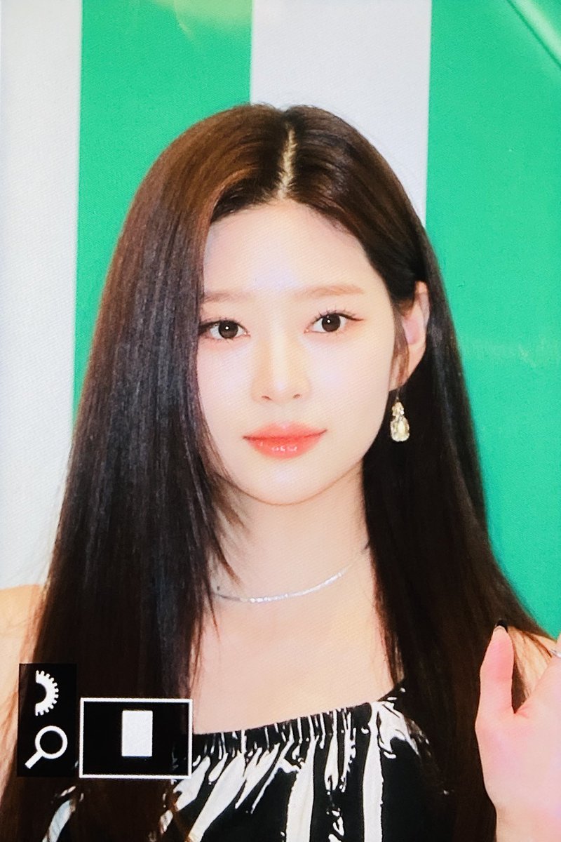 DearMemory_0205's tweet photo. 220513 #김민주 https://t.co/2xmZO8VDSn