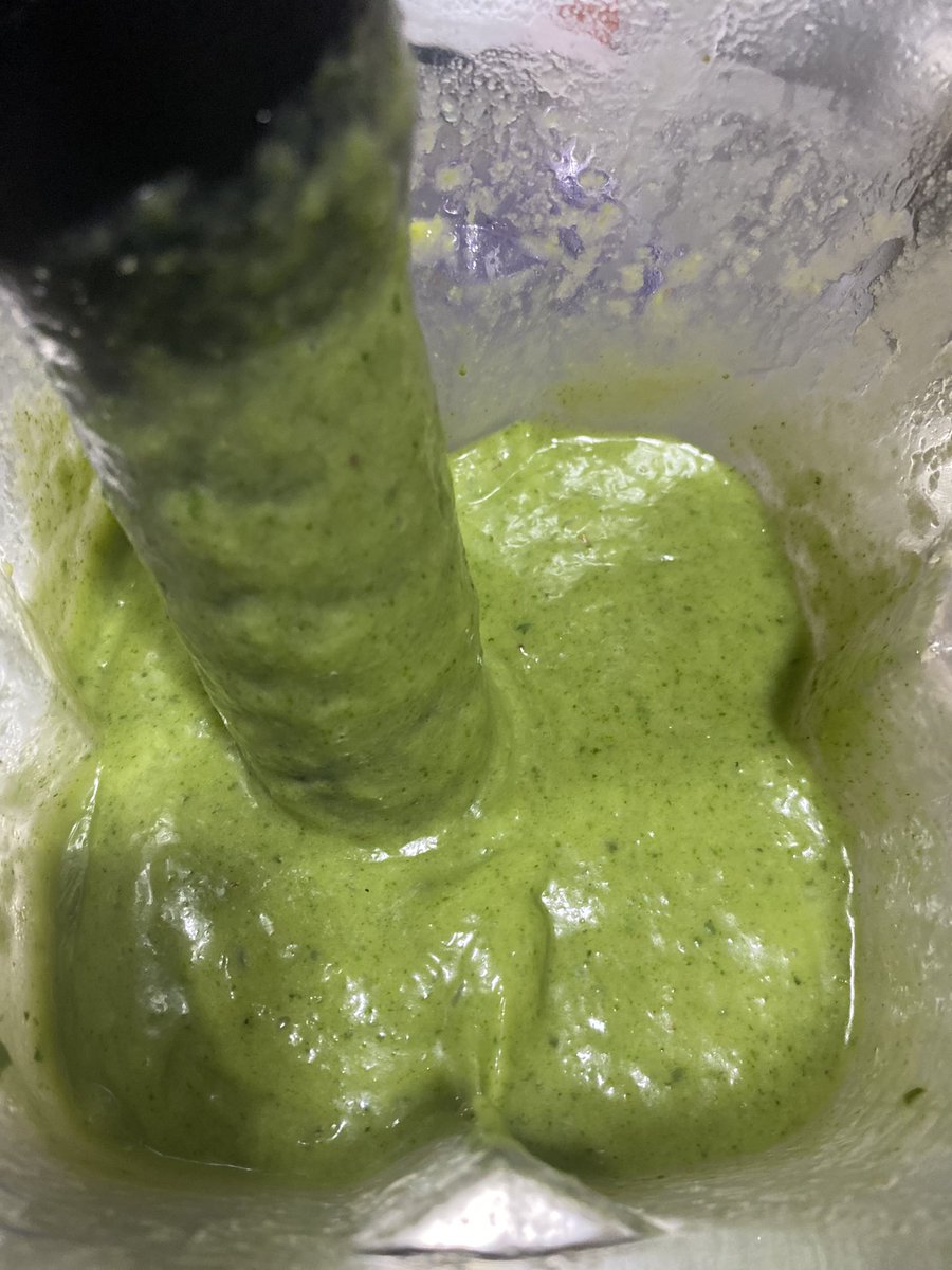 Natachyy's tweet photo. Avocado 🥑 makes everything delicious 😋😋😋 https://t.co/FFVLlsno3h