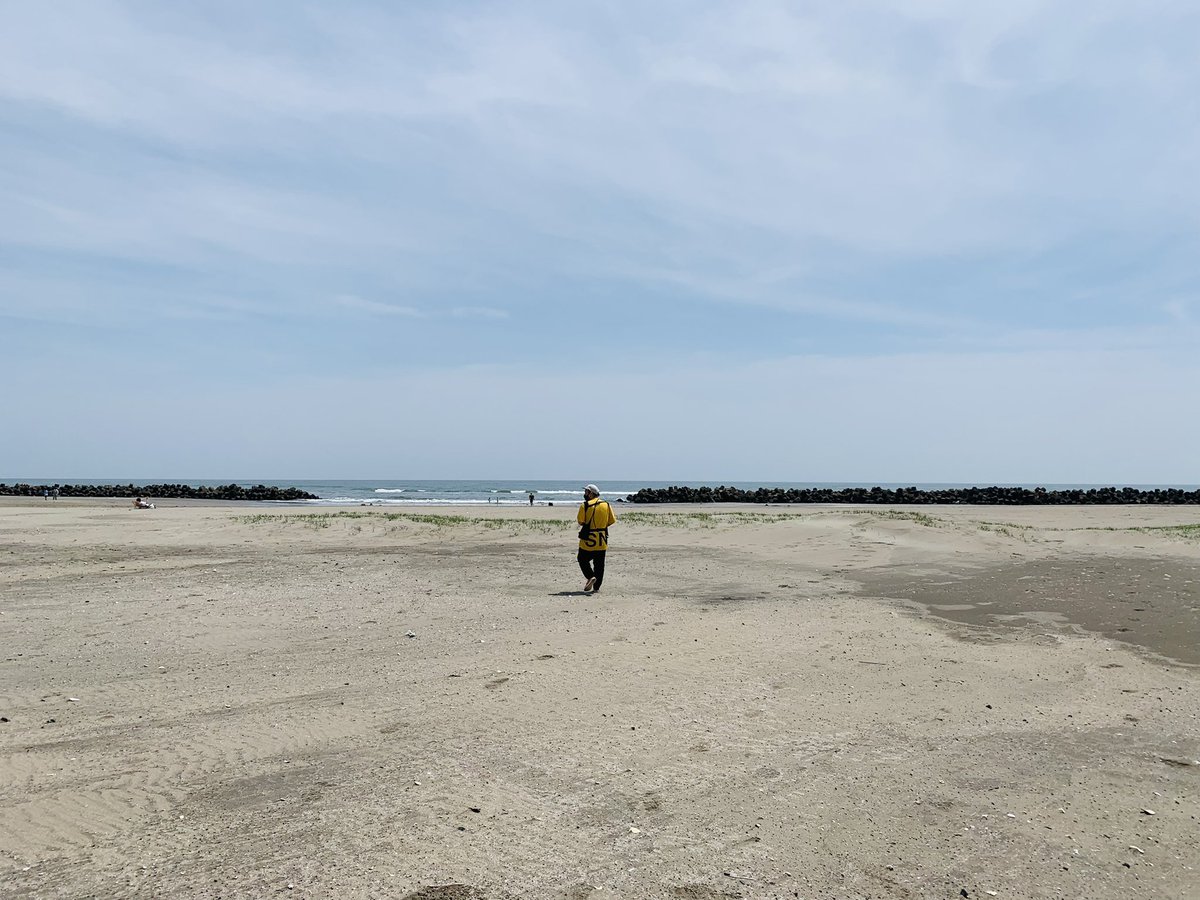 Auto2_5317's tweet photo. 数年ぶりの海はなんか心地が良い！
10代の頃は良くこの海で波乗り🏄‍♂️してたな
ほんでクラゲに刺された思い出が🙄

#auto2 
#餅虎ポンポン丸 
#海 https://t.co/7lwshYng4c