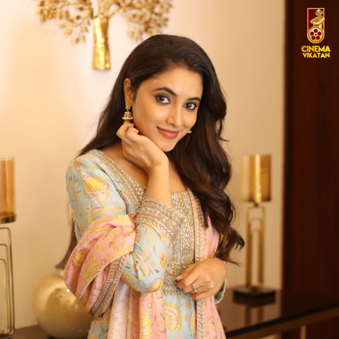 chennaipasanga's tweet photo. @priyankaamohan as #Angayarkanni in #DON ❤️
#DONfromToday #Sivakarthikeyan @Siva_Kartikeyan @SKProdOffl @LycaProductions @iam_SJSuryah @sivaangi_k #DonReview https://t.co/5MnUyRR6il